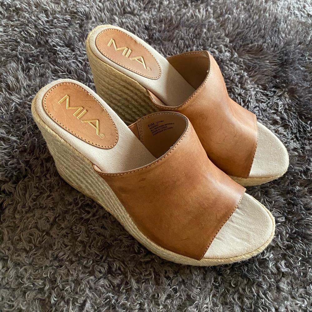 Shoes - Picture 2 of 2